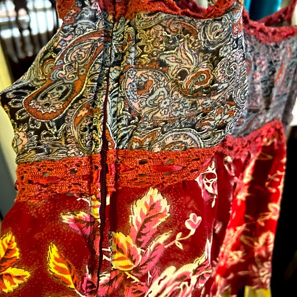 Adorable top. - Picture 11 of 12